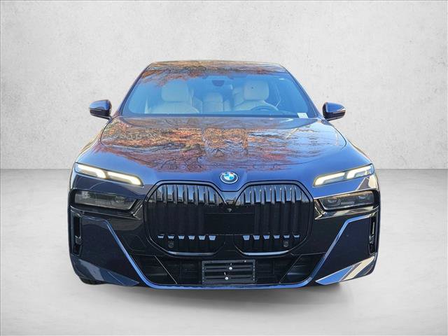 Used 2024 BMW i7 xDrive60 AWD/4WD image 2