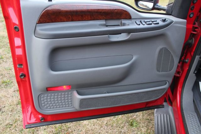 Used 2003 Ford F250 Lariat image 26