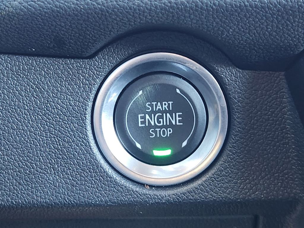 Used 2025 Chevrolet Traverse LT image 22