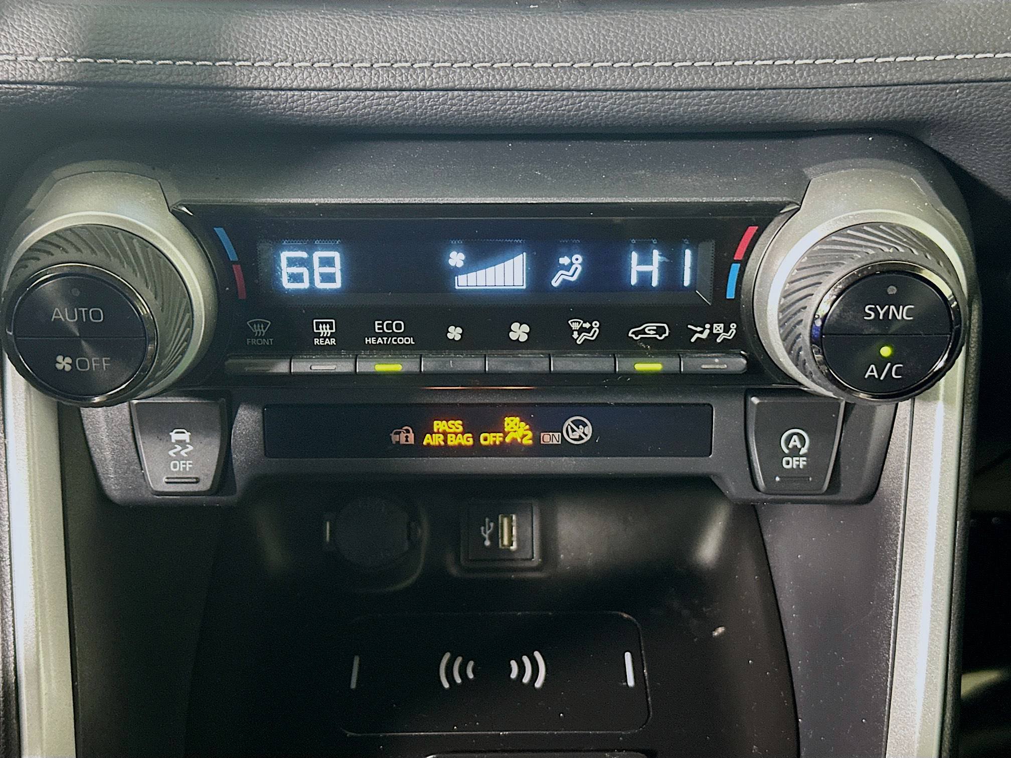 Used 2024 Toyota RAV4 XLE w/ Convenience Package FWD image 23