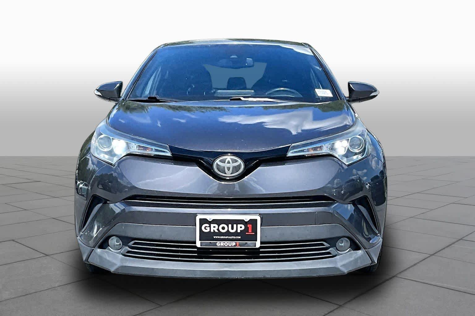 Used 2018 Toyota C-HR XLE FWD image 4