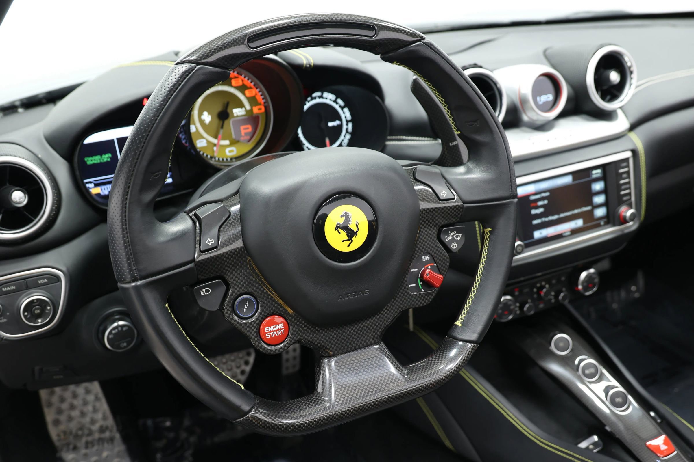 Used 2015 Ferrari California T image 25