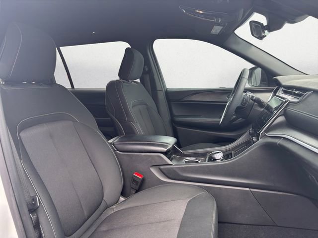 Used 2025 Jeep Grand Cherokee L Laredo w/ Luxury Tech Group I image 15