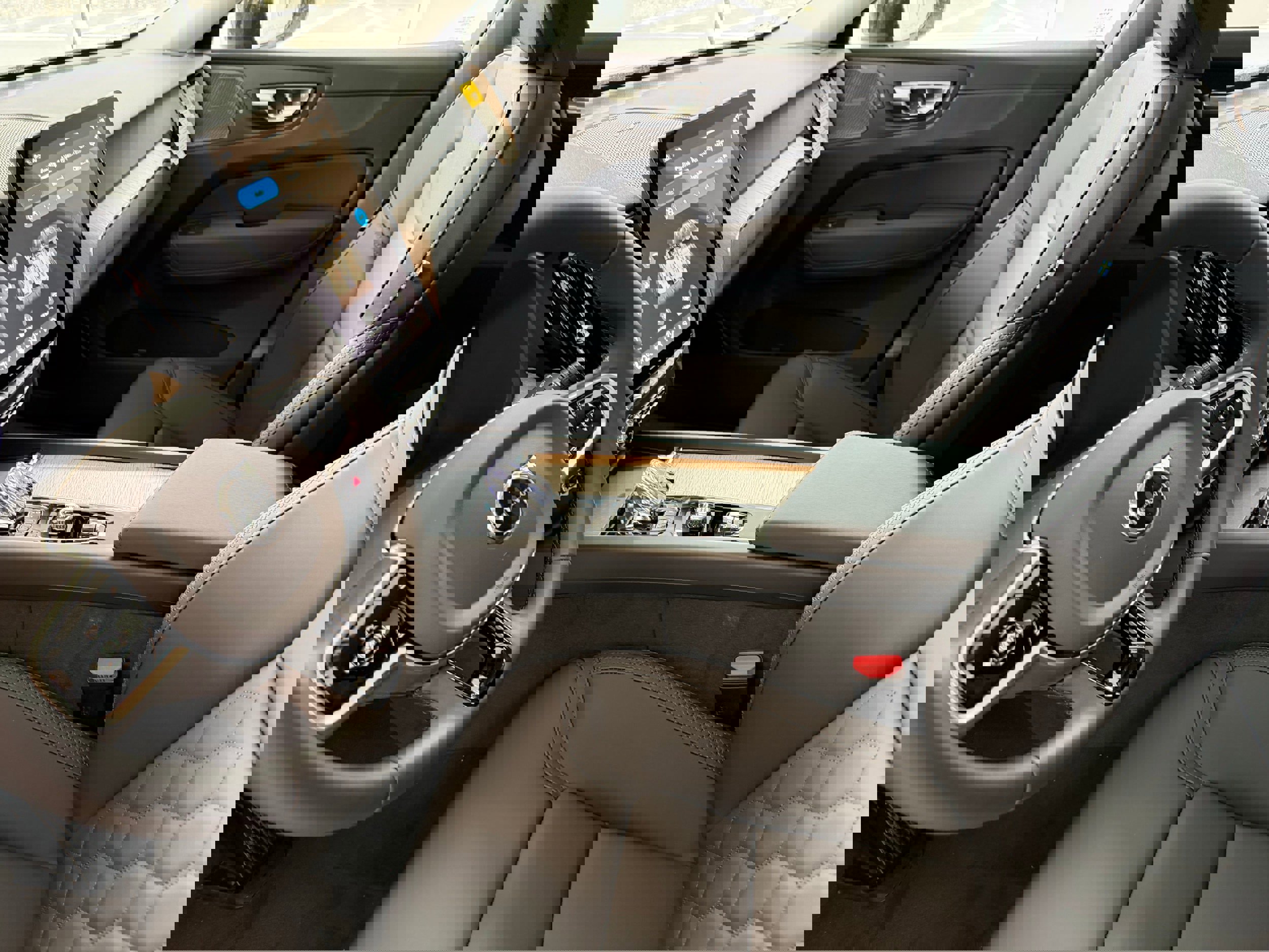 New 2026 Volvo XC60 B5 Plus w/ Protection Package Premier image 12