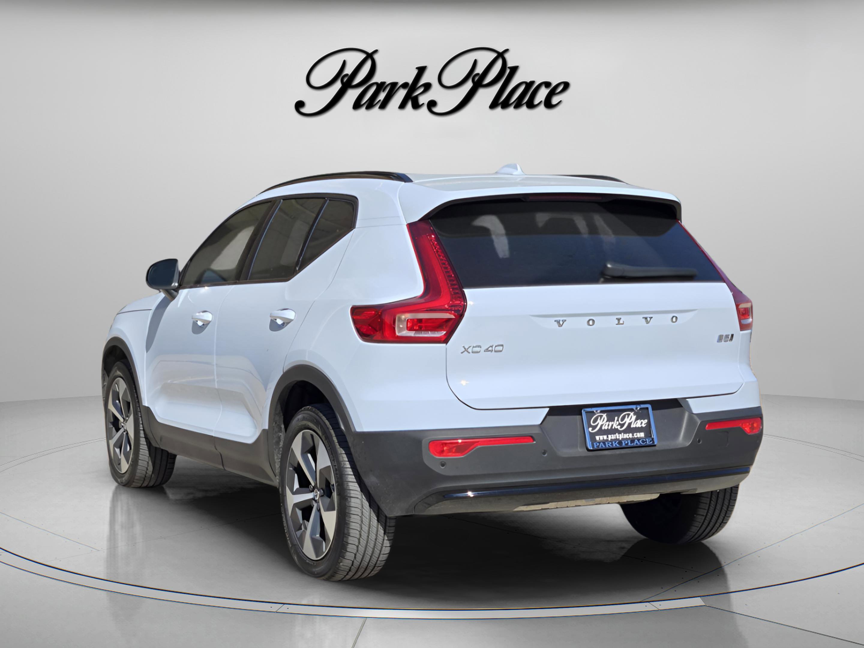 Used 2026 Volvo XC40 B5 Plus w/ Protection Package Premier image 3