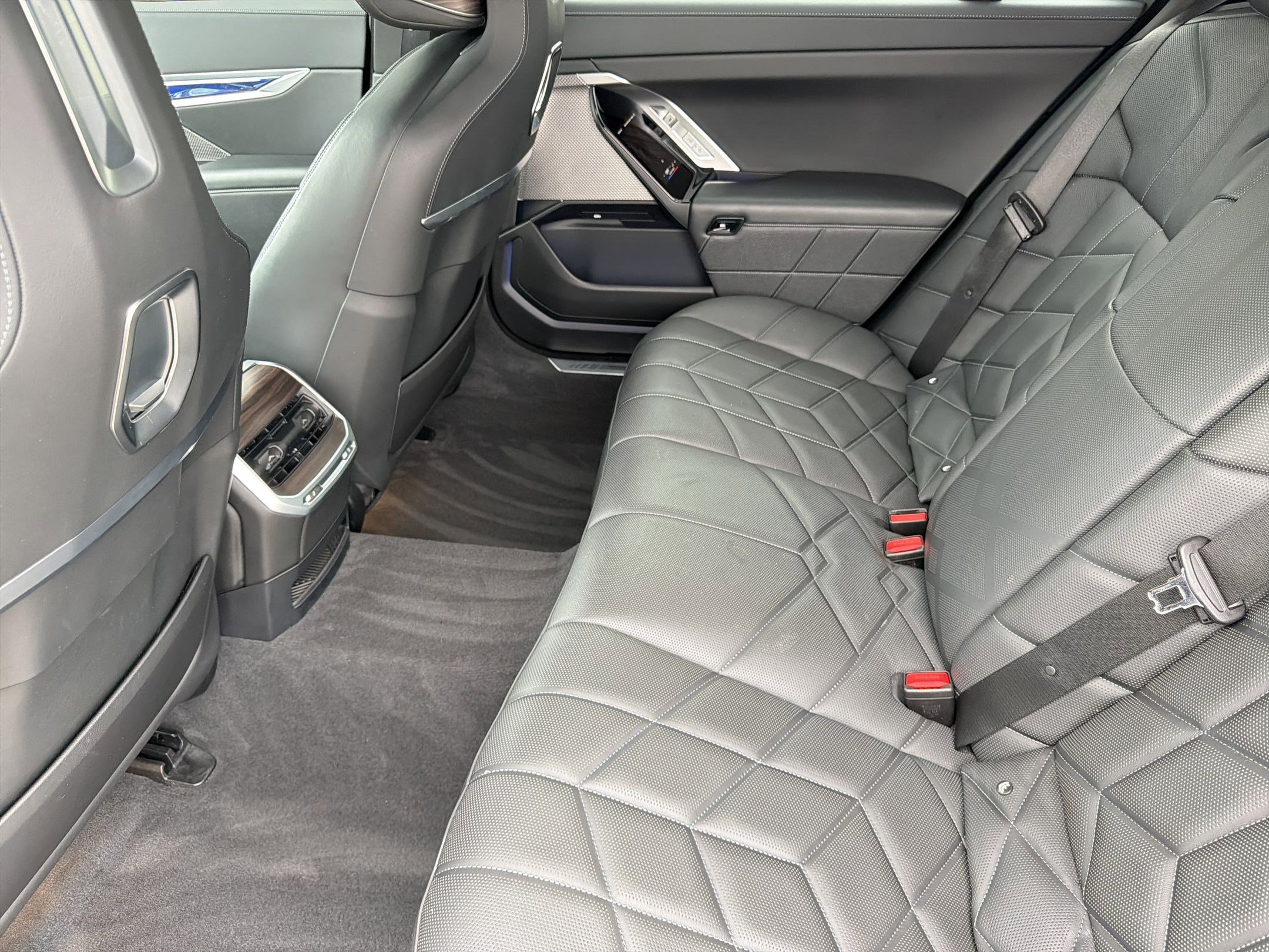 Certified 2023 BMW 740i w/ Parking Assistance Package RWD image 28