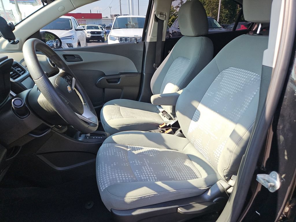 Used 2017 Chevrolet Sonic LS FWD image 17