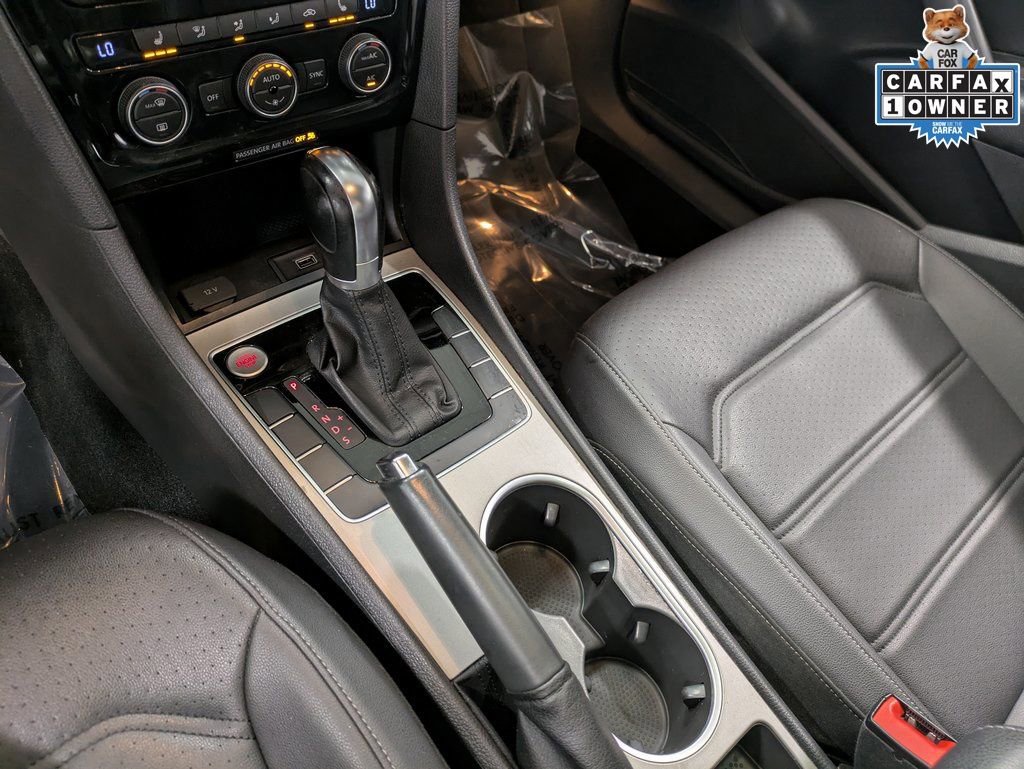 Used 2020 Volkswagen Passat 2.0T R-Line image 16