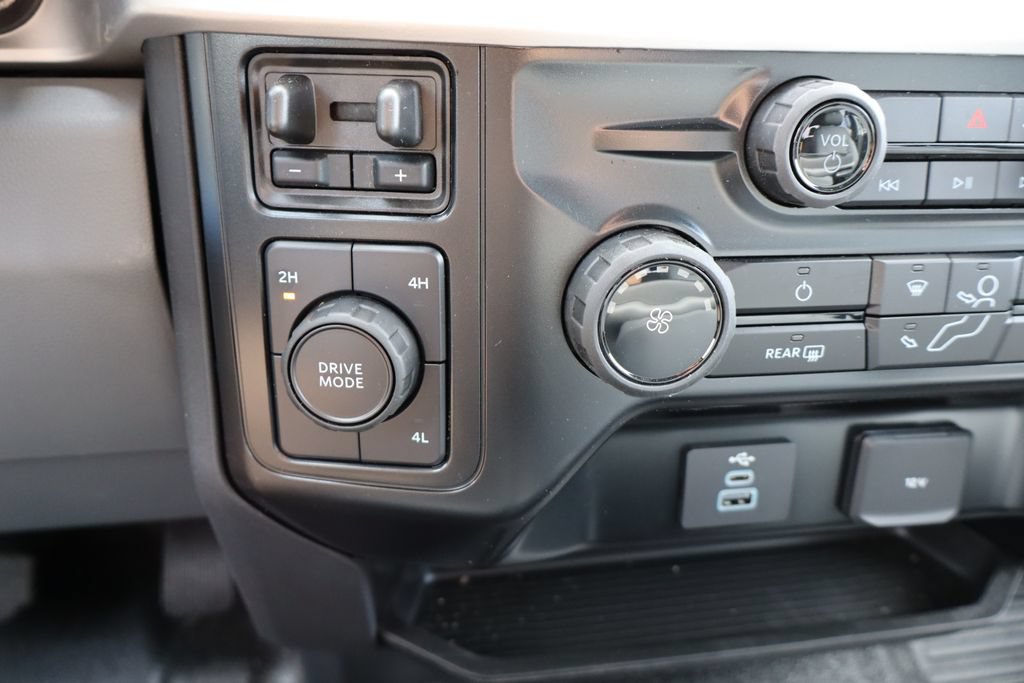 Used 2025 Ford F550 4x4 Crew Cab Super Duty image 25