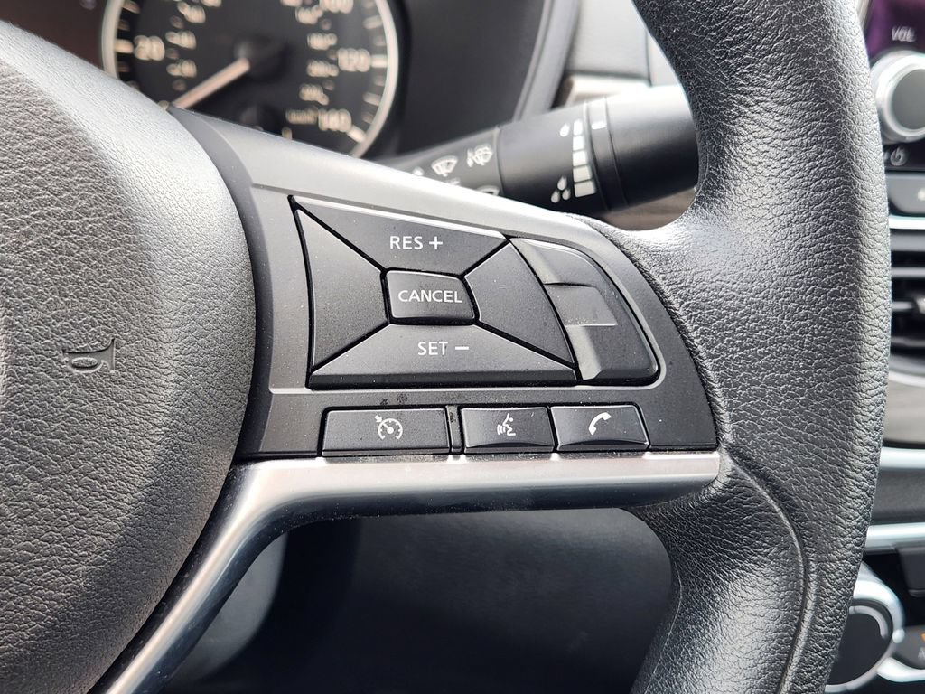 Used 2025 Nissan Altima 2.5 SV FWD image 28