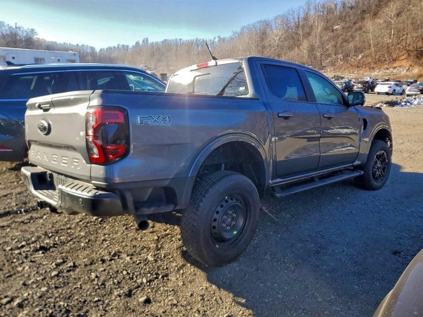 Used 2025 Ford Ranger Lariat w/ FX4 Off-Road Package image 5