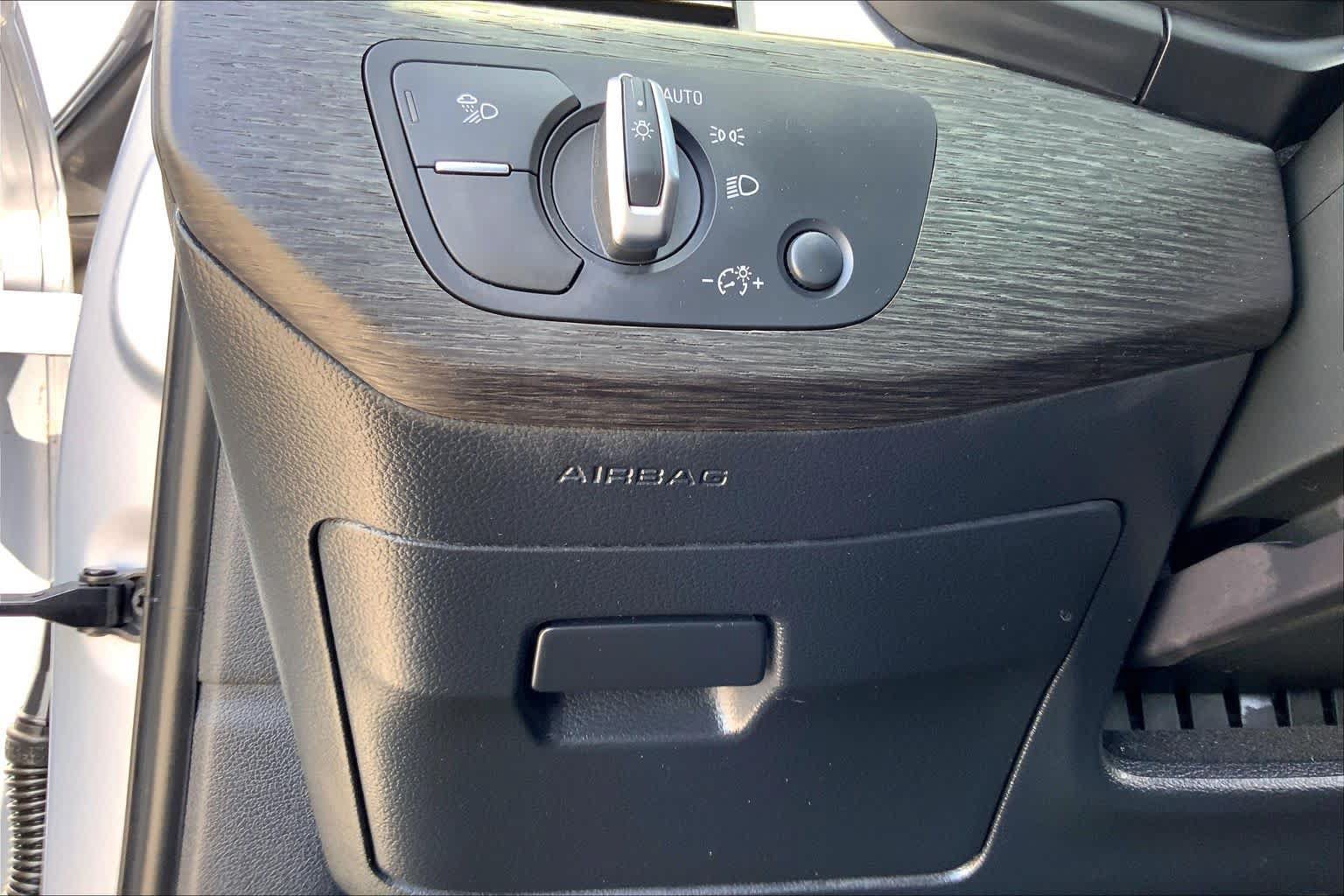 Used 2019 Audi A4 2.0T Premium FWD image 33