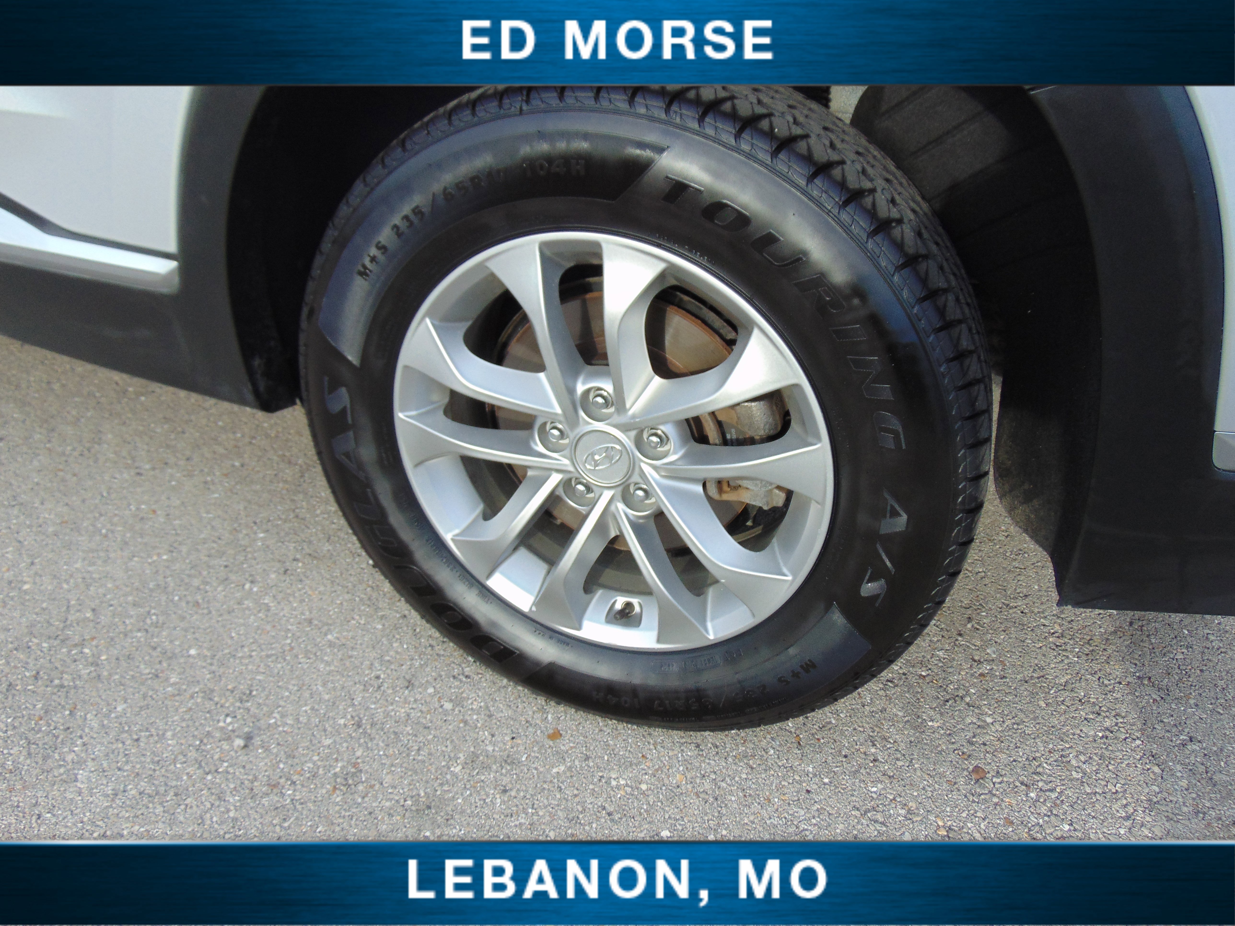 Used 2019 Hyundai Santa Fe SE image 9