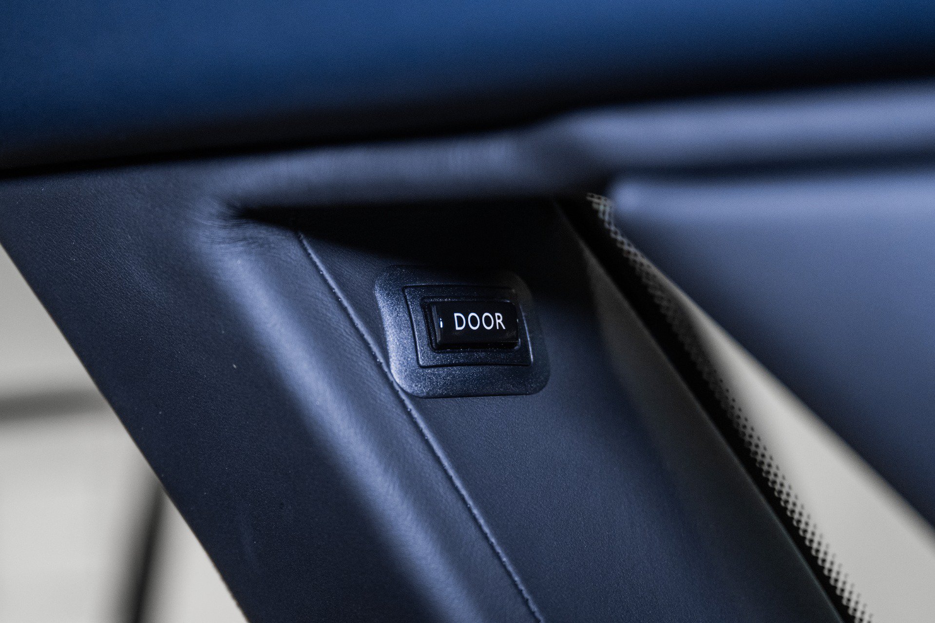 Used 2011 Rolls-Royce Phantom Sedan RWD image 47