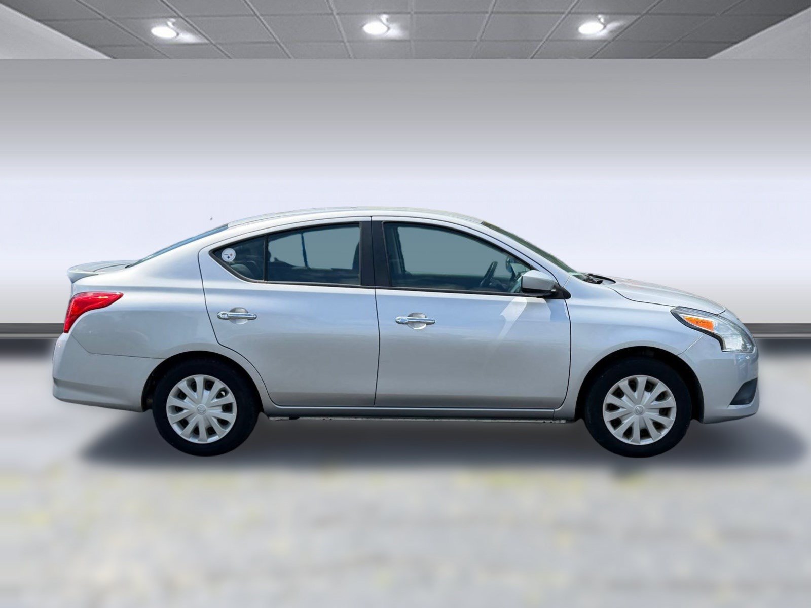 Used 2019 Nissan Versa SV FWD image 6