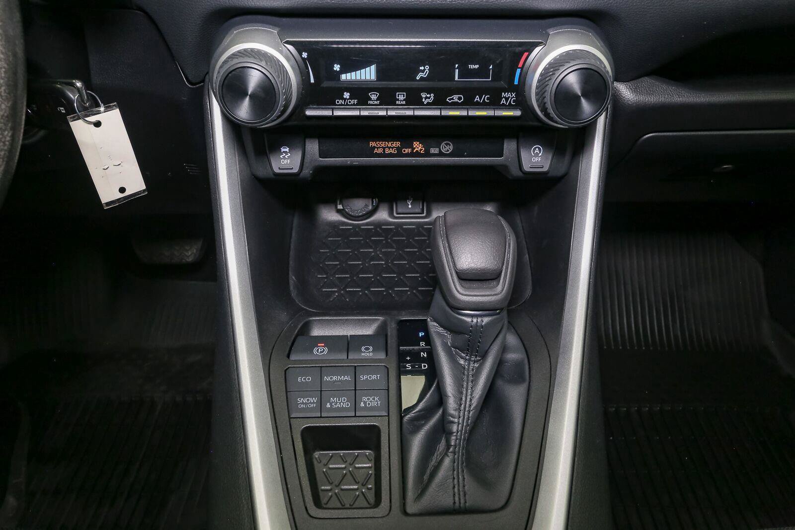 Certified 2022 Toyota RAV4 LE AWD/4WD image 31