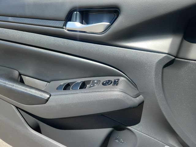 Certified 2025 Nissan Altima 2.5 SV FWD image 6