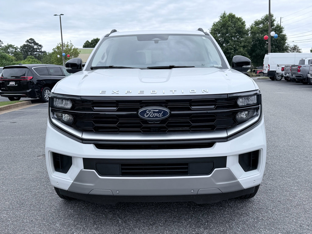 Used 2025 Ford Expedition Platinum AWD/4WD image 3