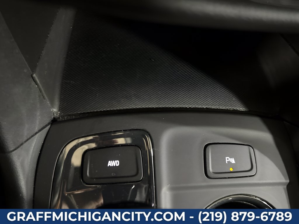 Used 2024 Chevrolet Equinox RS w/ RS Leather Package AWD/4WD image 44