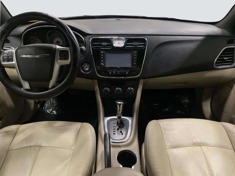 Used 2013 Chrysler 200 Limited FWD image 22