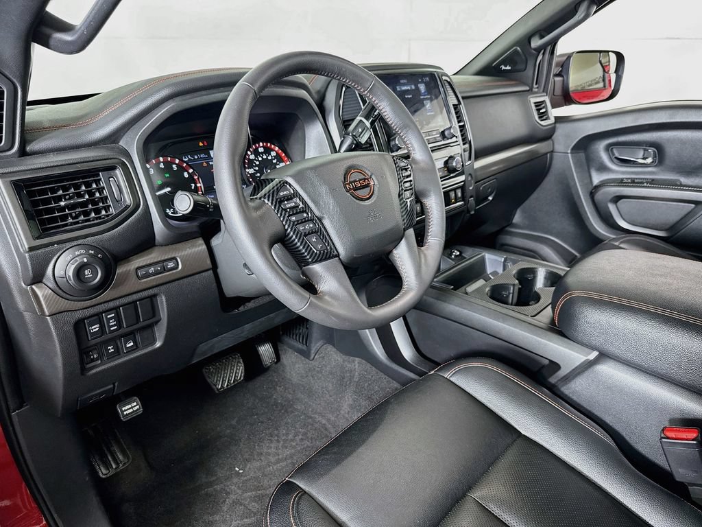Used 2023 Nissan Titan PRO-4X w/ Pro-4x Convenience Package AWD/4WD image 9