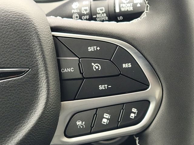 New 2026 Chrysler Pacifica Select image 32