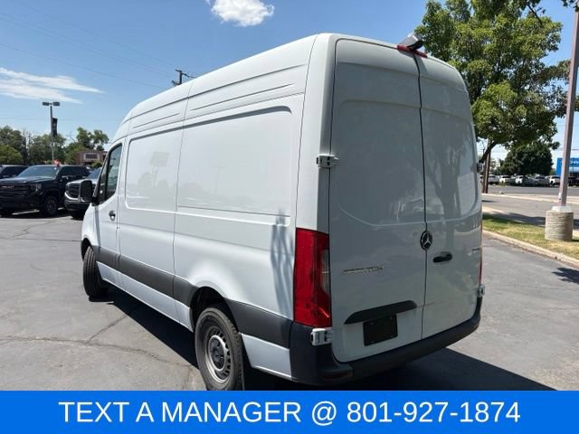 Used 2025 Mercedes-Benz Sprinter 2500 image 4