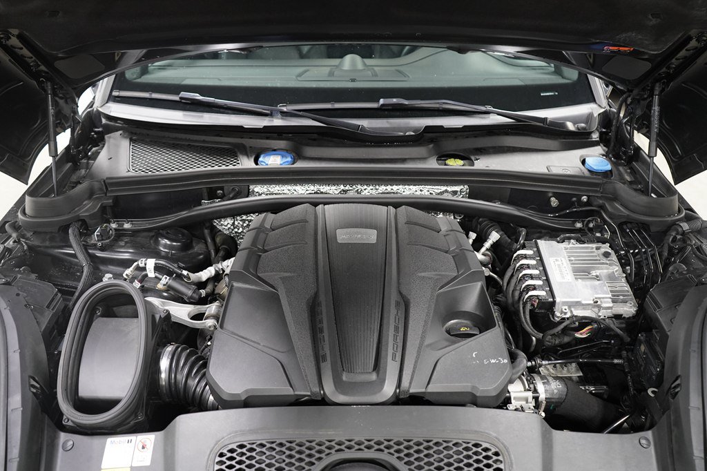 Used 2023 Porsche Macan S AWD/4WD image 26