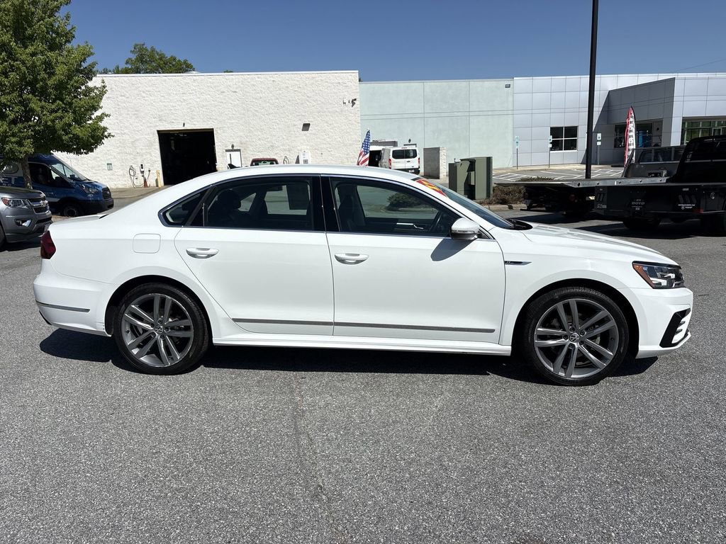 Used 2017 Volkswagen Passat 1.8T R-Line FWD image 6