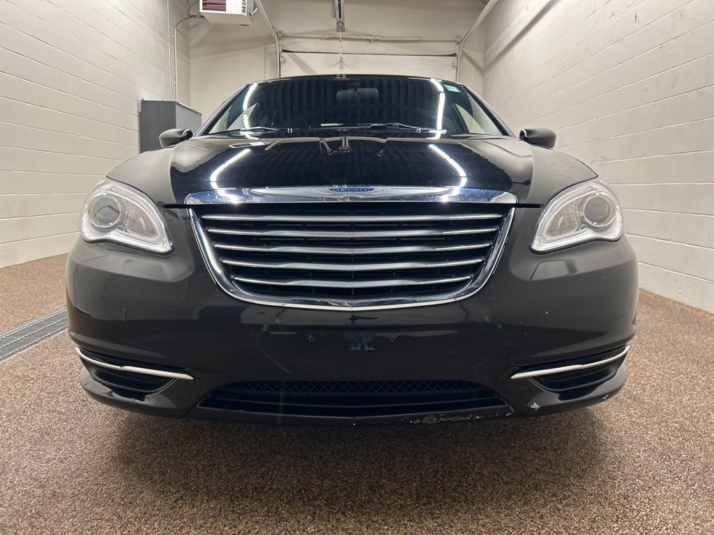 Used 2014 Chrysler 200 LX image 6