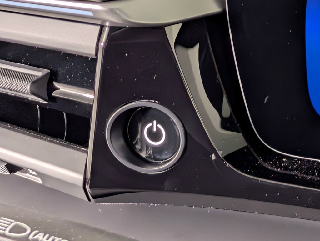 New 2026 Porsche Macan 4 Electric image 34