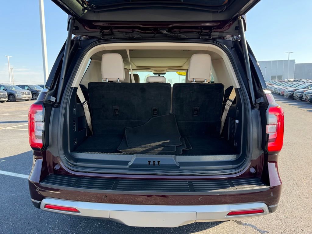 Used 2024 Ford Expedition Limited image 46