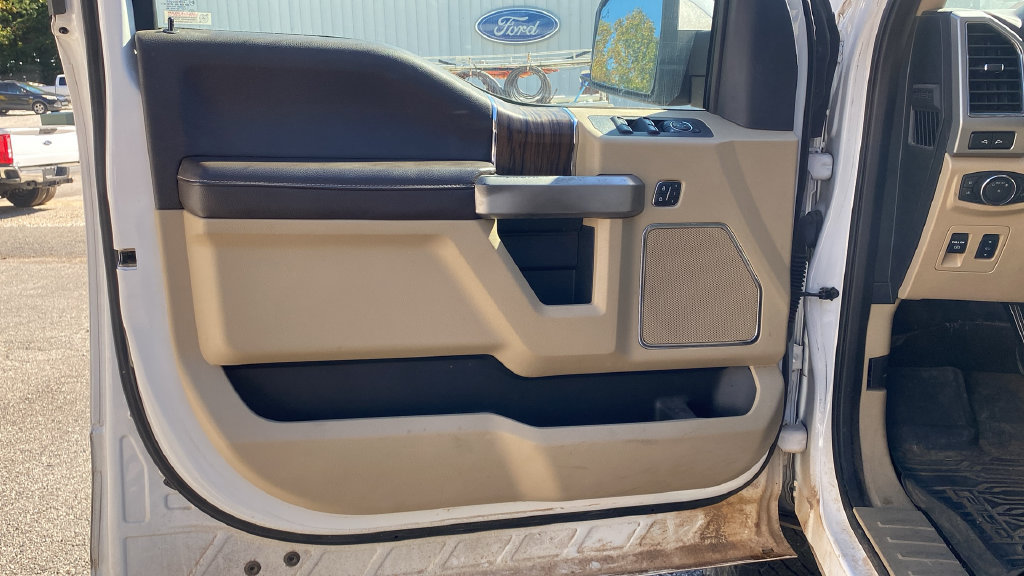 Used 2019 Ford F150 Lariat w/ Equipment Group 502A Luxury AWD/4WD image 17