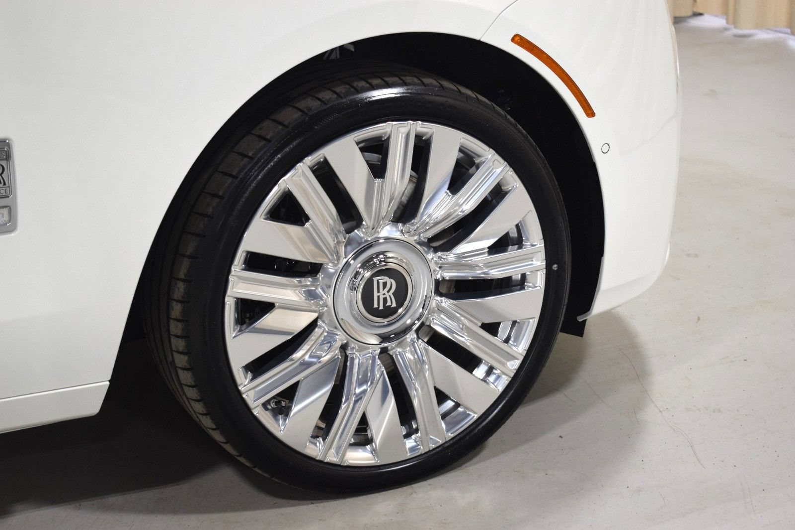 New 2026 Rolls-Royce Ghost Extended Wheelbase AWD/4WD image 15