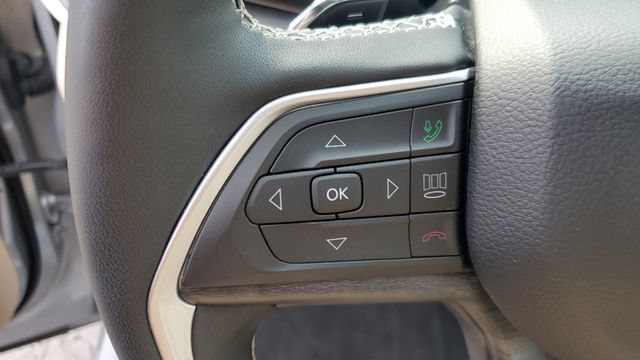 Certified 2024 Jeep Grand Cherokee Limited w/ Black Appearance Package AWD/4WD image 13