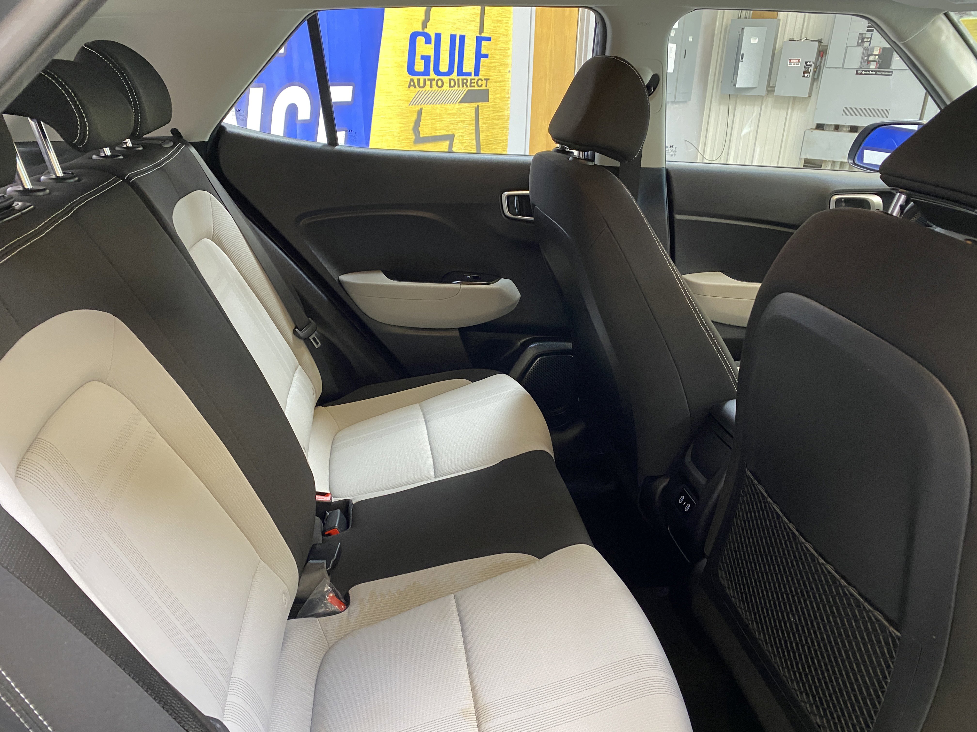 Used 2024 Hyundai Venue SEL image 26