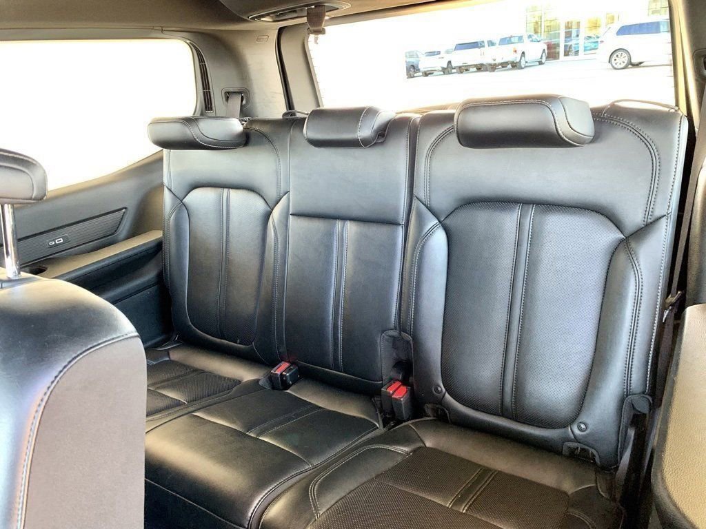 Used 2024 Jeep Wagoneer Series II w/ Flexible Seating Group AWD/4WD image 21