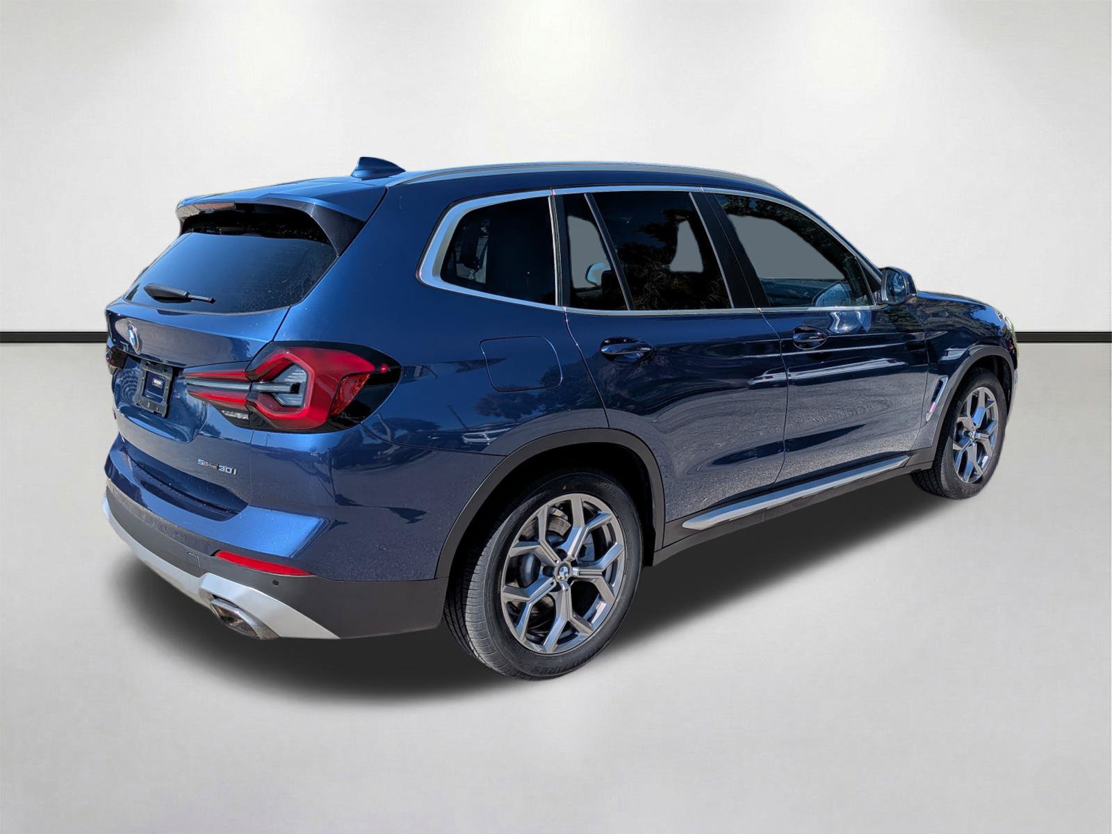 Used 2023 BMW X3 sDrive30i w/ Convenience Package RWD image 4