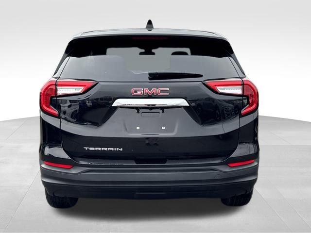 Used 2024 GMC Terrain SLE image 4