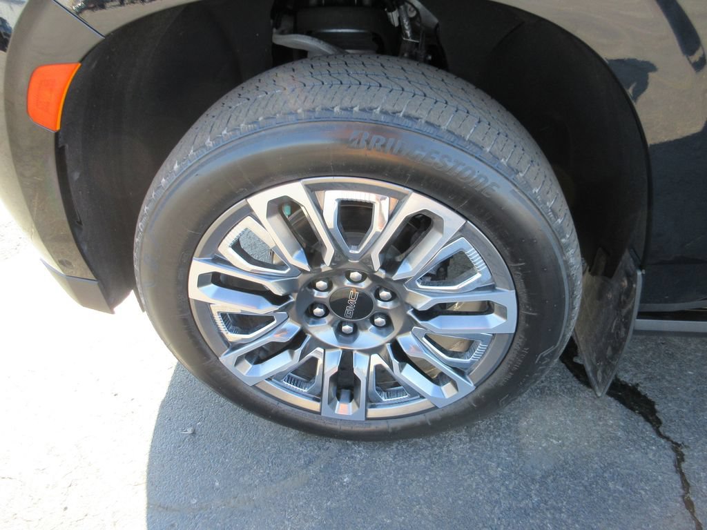Certified 2024 GMC Yukon Denali Ultimate AWD/4WD image 15