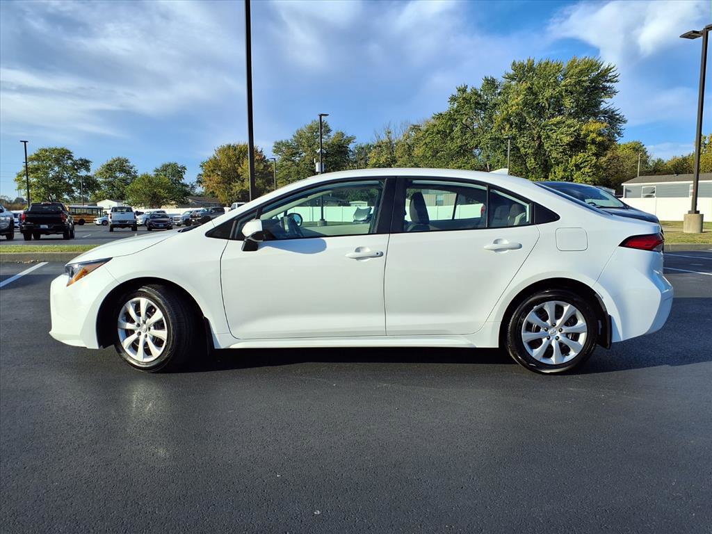 Used 2025 Toyota Corolla LE image 24