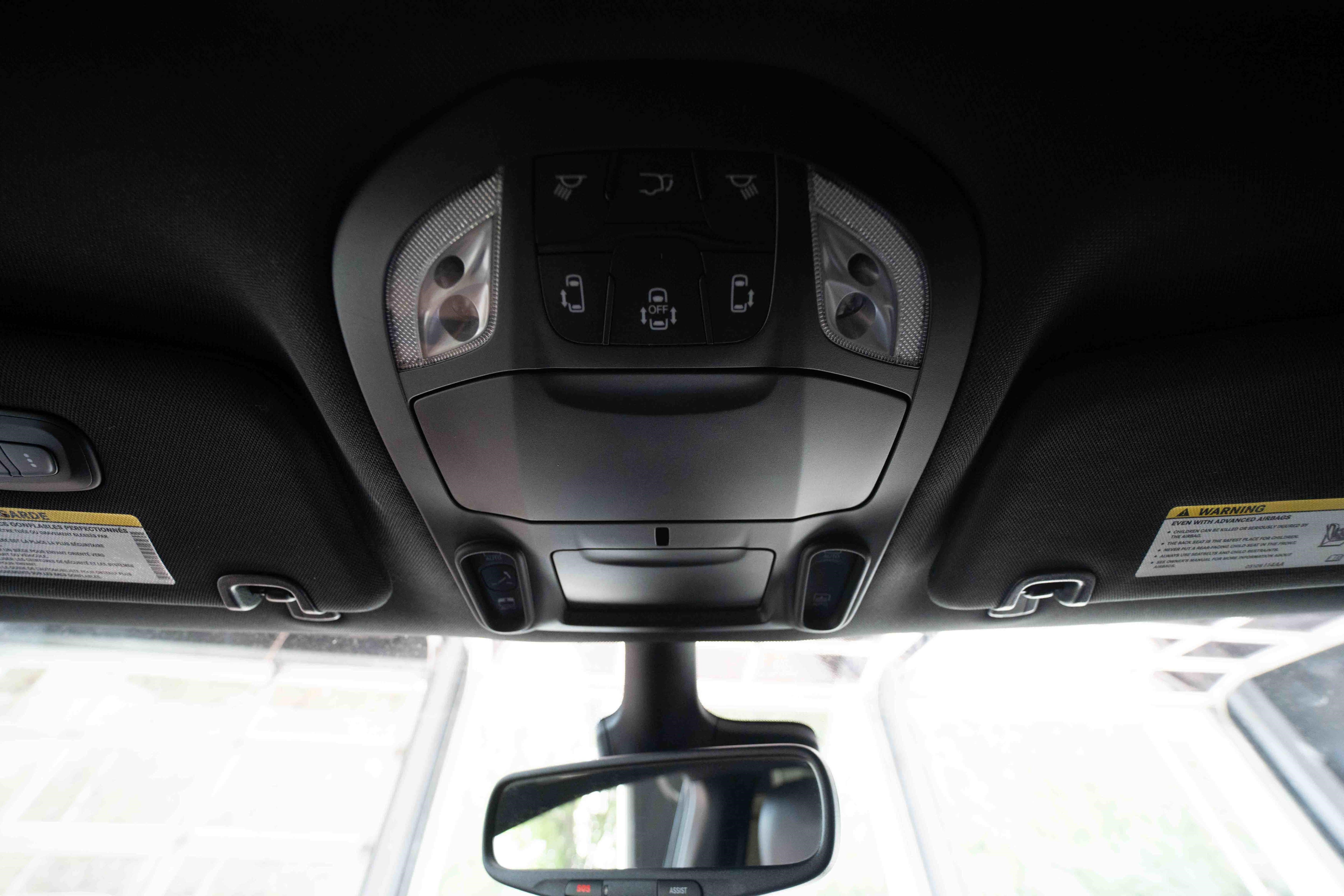 Used 2025 Chrysler Pacifica Limited FWD image 18