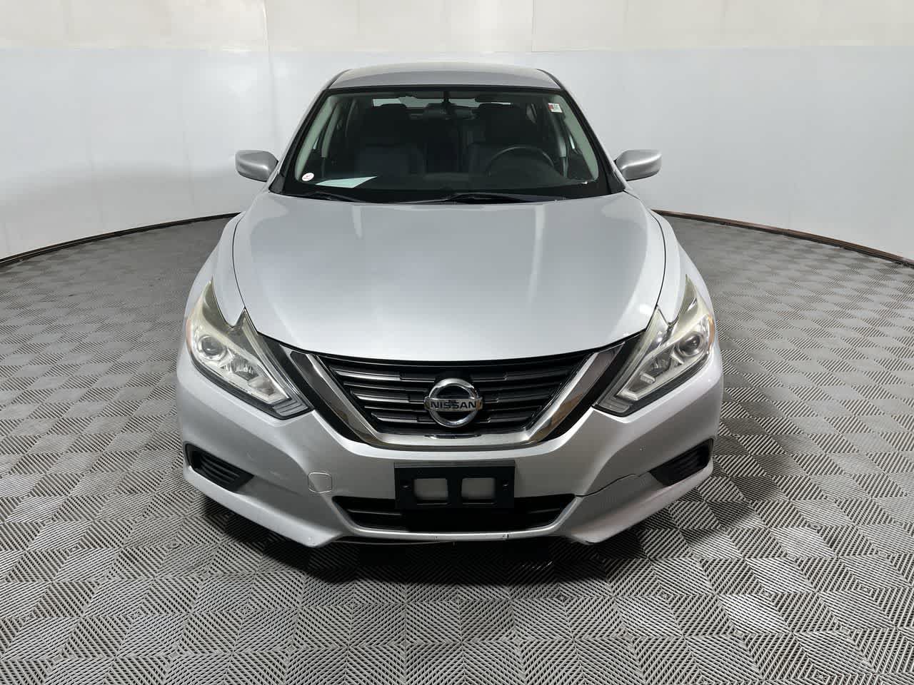 Used 2016 Nissan Altima 2.5 S w/ Power Driver Seat Package FWD image 3