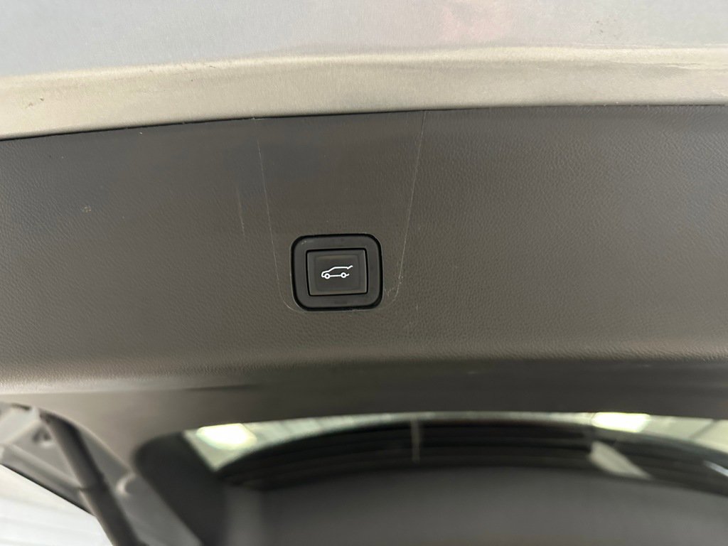 Used 2023 Chevrolet Traverse LT w/ LPO, Floor Liner Package image 25