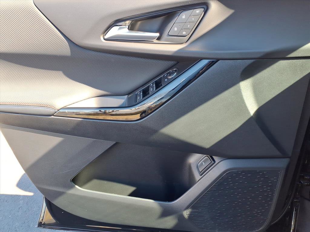 Used 2025 Chevrolet Equinox RS w/ Convenience Package III image 21