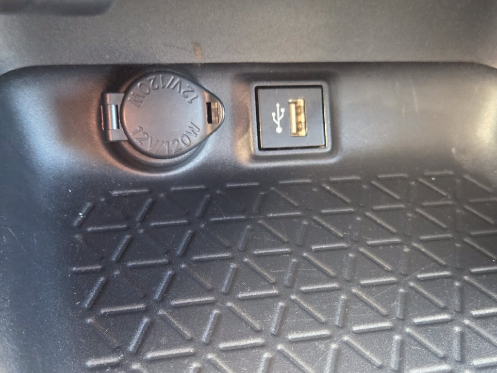 Used 2025 Toyota RAV4 LE AWD/4WD image 17