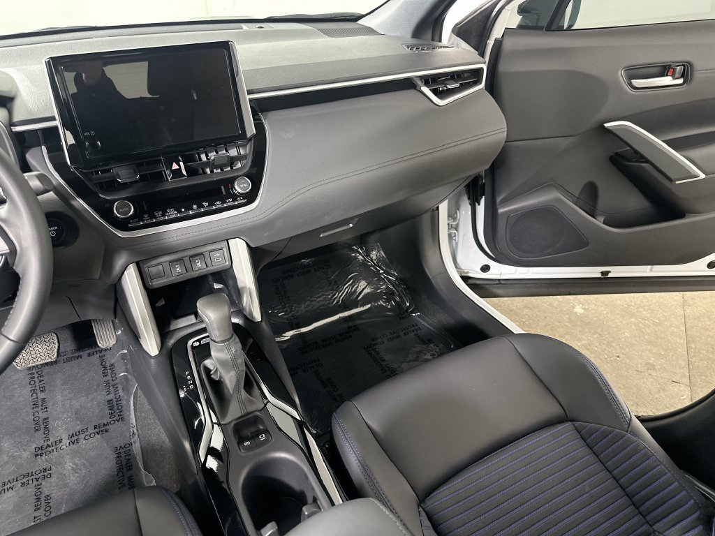 Used 2025 Toyota Corolla Cross AWD Hybrid w/ Convenience Package image 21