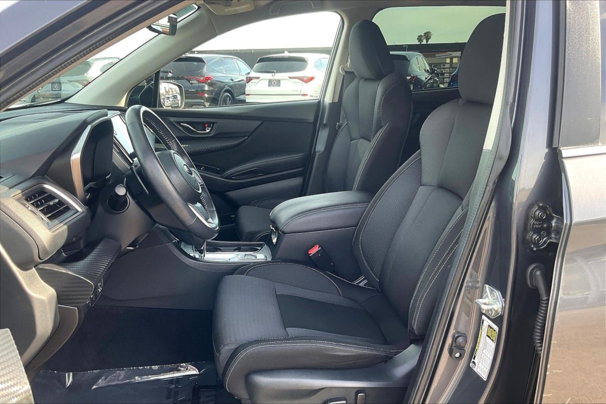 Used 2023 Subaru Ascent Premium w/ Convenience Package AWD/4WD image 22