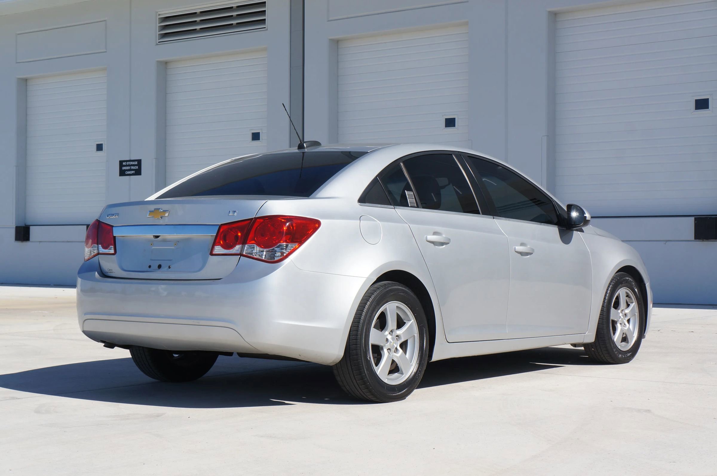 Used 2015 Chevrolet Cruze LT w/ Sun And Sound Package image 11