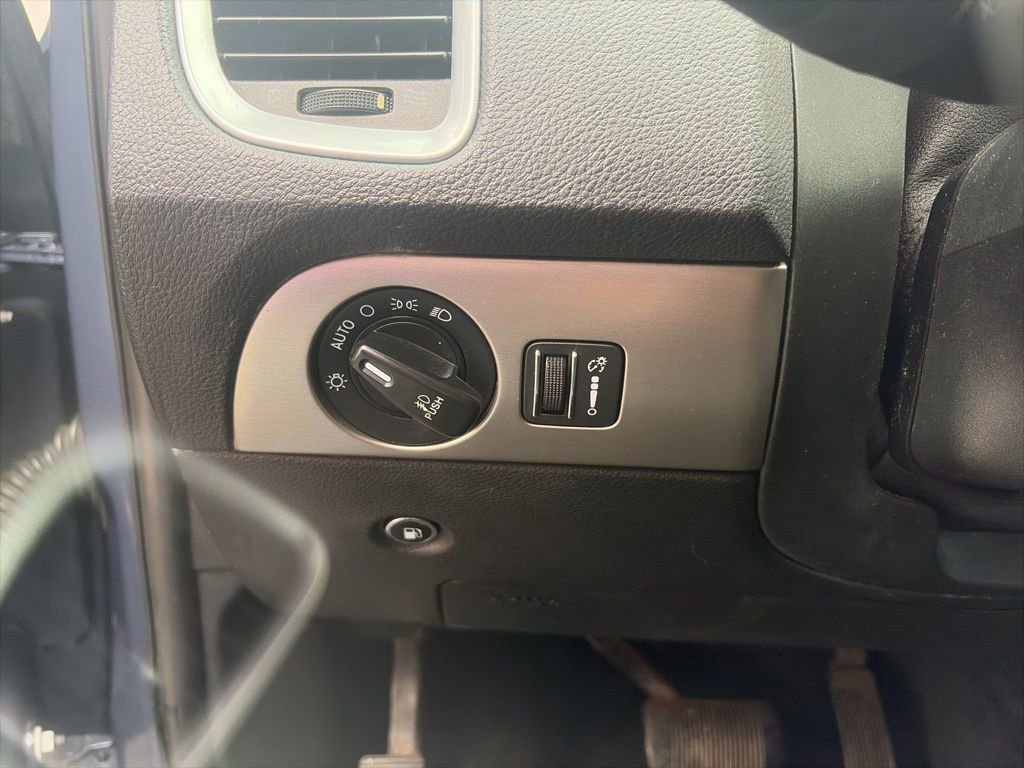 Used 2020 Dodge Durango SXT image 16